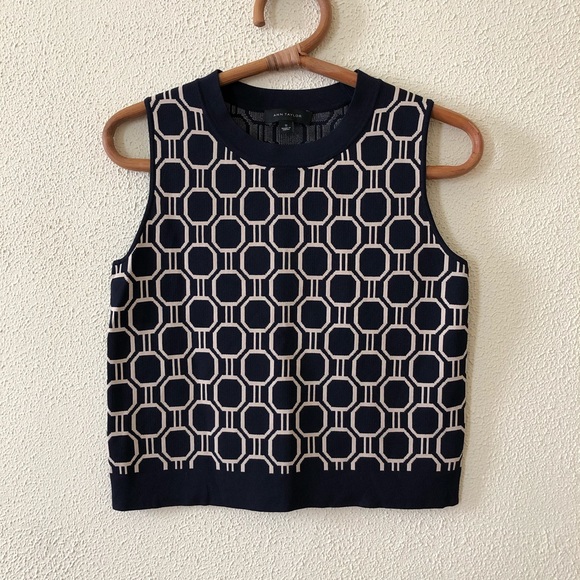 Ann Taylor Sweaters - Ann Taylor Patterned Sweater Shell S